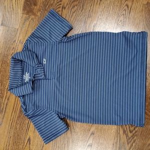 Like new Vineyard Vines boys blue and white striped golf polo. Size Small (8-10)